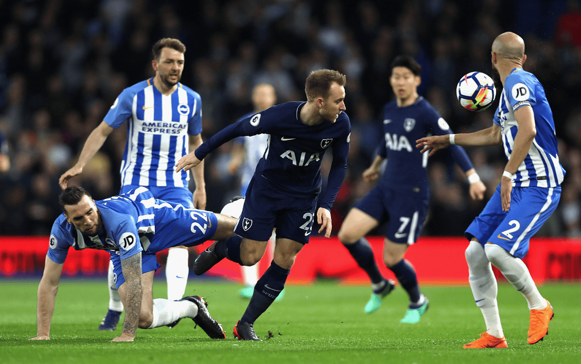 球员C罗先生，完成一次精彩的倒钩破门。