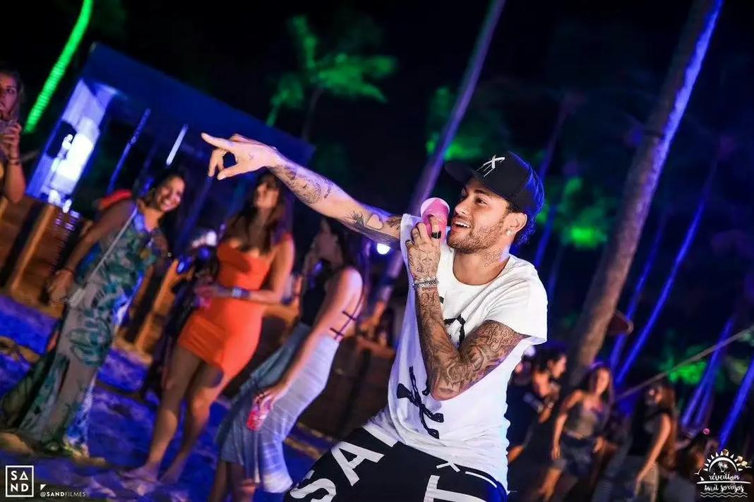 青训球员首次助攻完成精彩配合