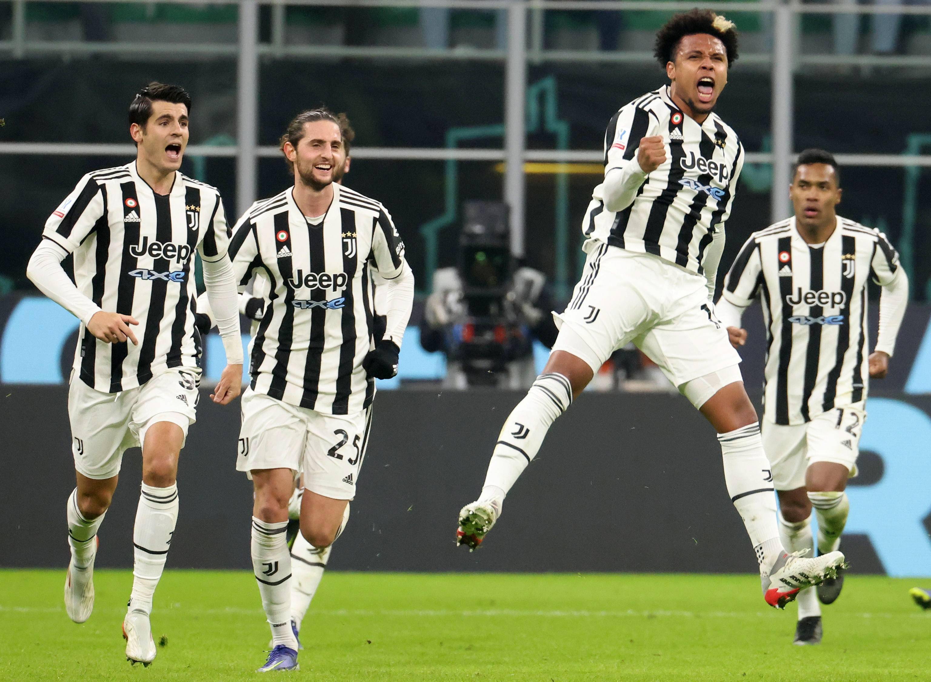 记者：兰克尔-泽经常在赛前要钱，首发迟迟不定也有他的原因