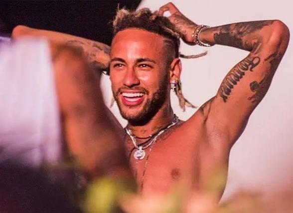 球星连续命中高难度投篮