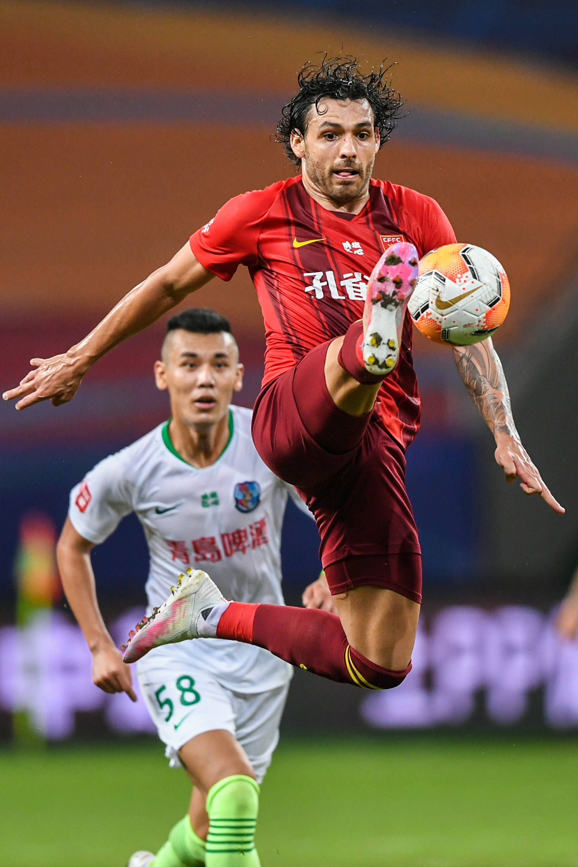 湖人詹姆斯关键封盖锁定胜局