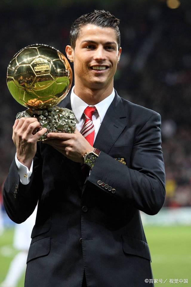 利物浦新赛季球衣号码确认：维尔茨7号，埃基蒂克22号，弗林蓬30号