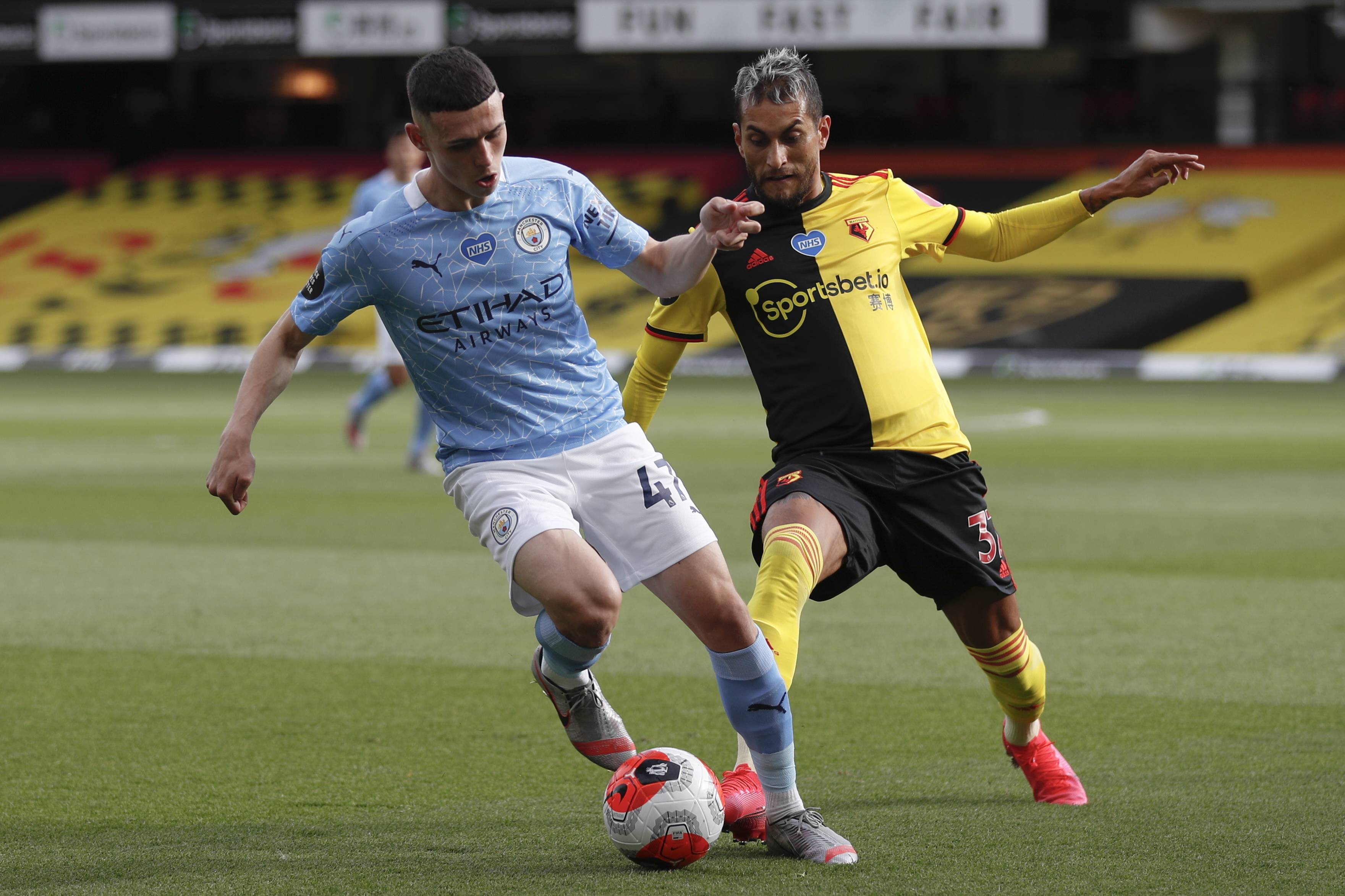 鱼缸论继续！霍伊伦双响助球队回榜首，头顶脚踢荣膺全场最佳