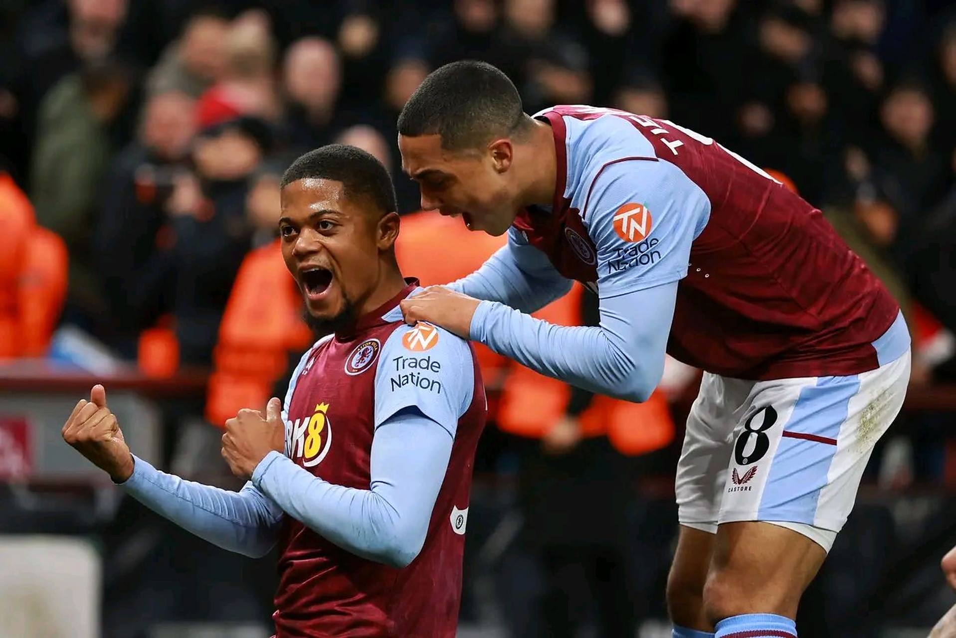 NBA：勇士主场击败小牛 库里三分火力全开