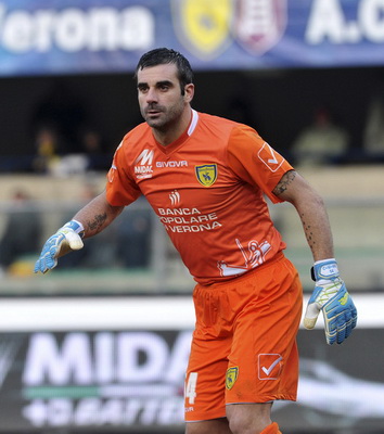 脚踝再次被晃没了