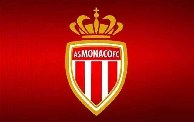 球星突破防线送出制胜球