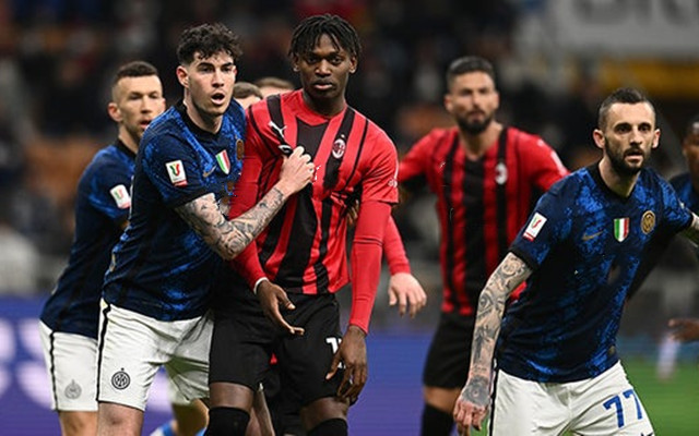 埃利奥特晒内马尔与梅西的球星卡，并配上了GOAT的emoji