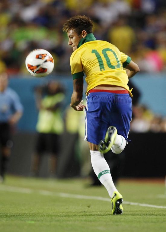 中国女足2-3苏格兰女足，张琳艳、吴澄舒互相传射，豪厄特吊射双响